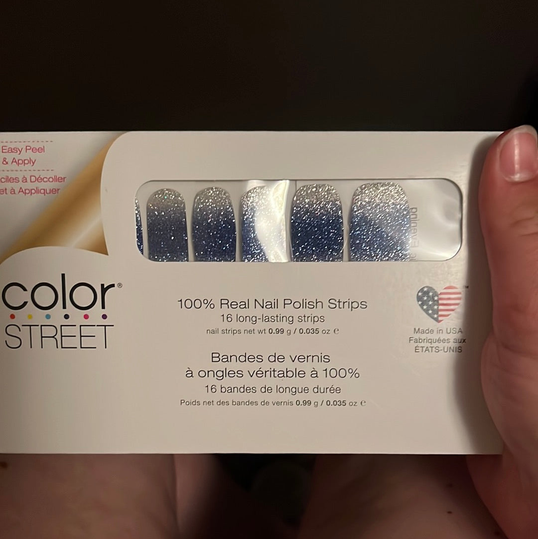 Dark blue ombré color street nails
